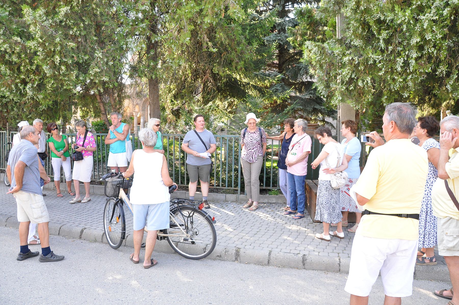 Séta Öreghegyen a Cselekvő Fehérvárral Váczi Márk vezetésével